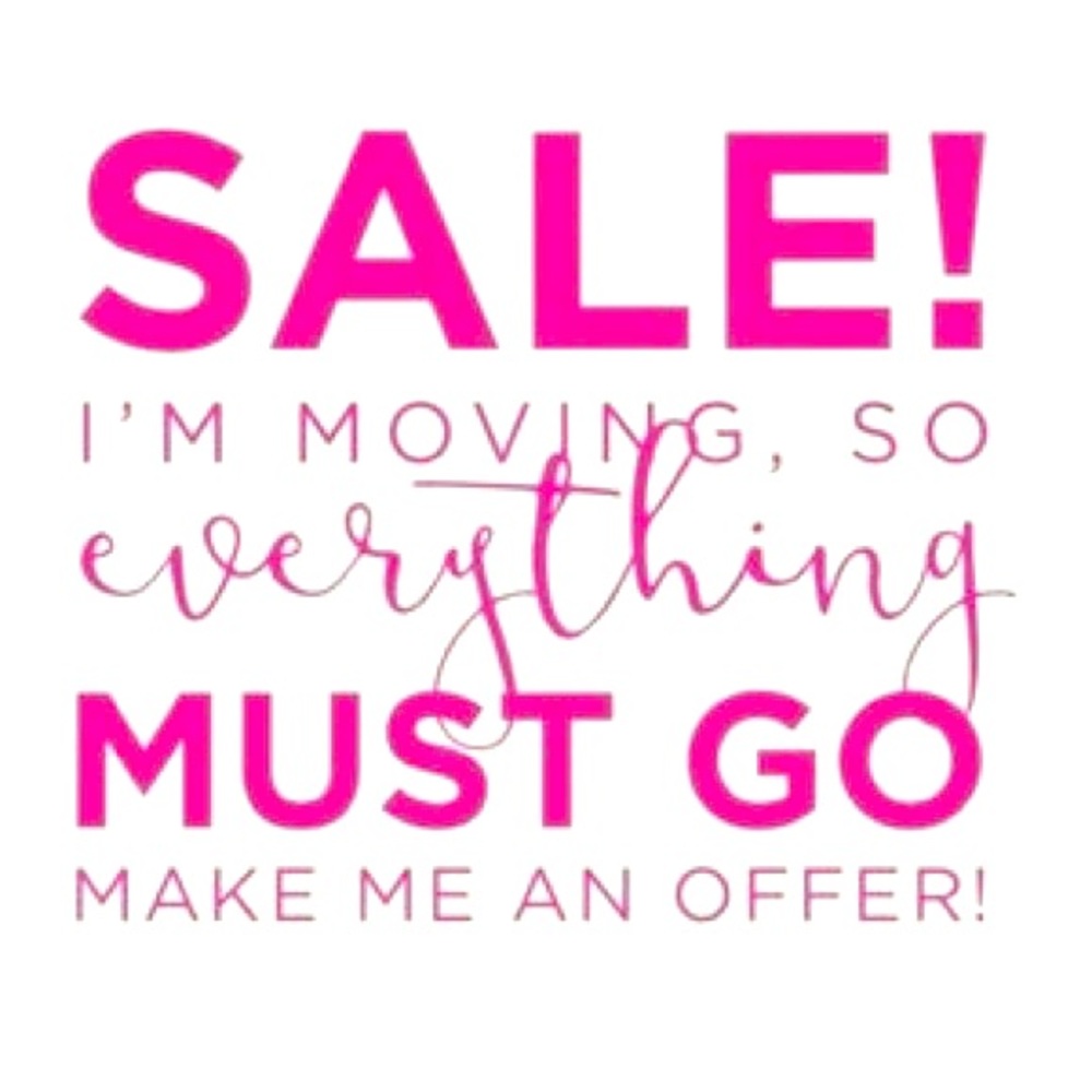 🗣Moving sale!✈️